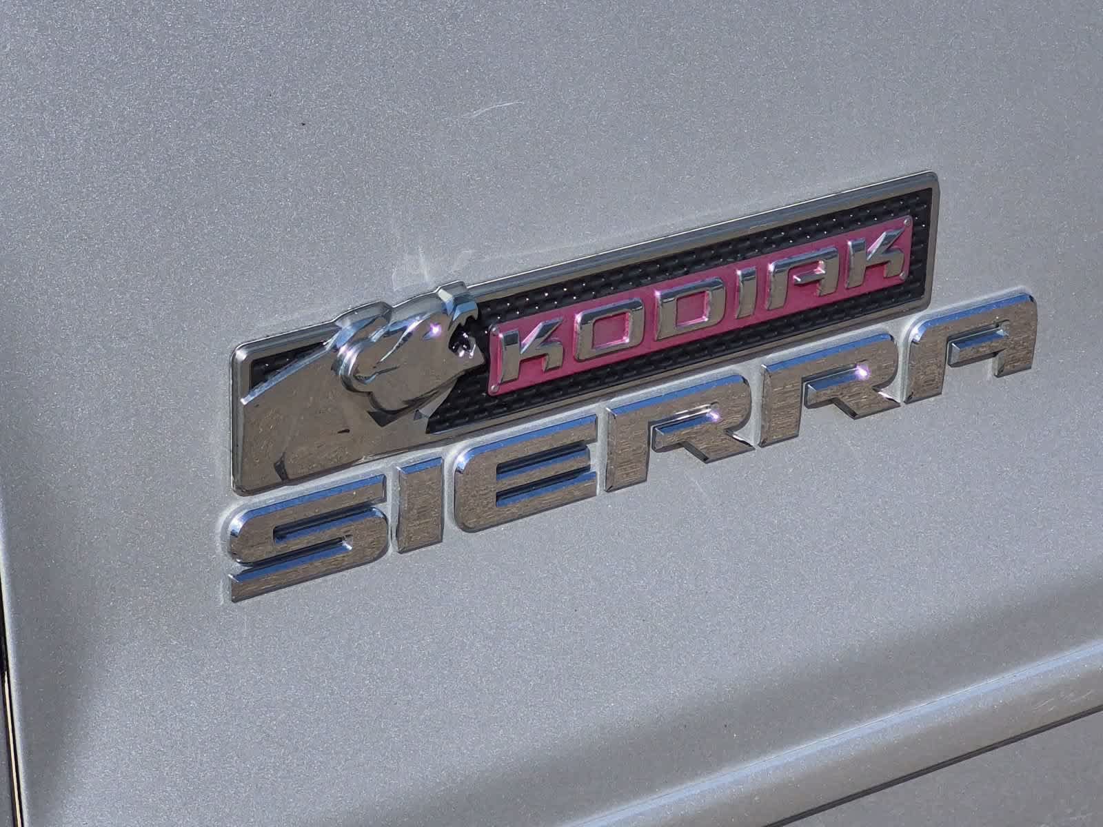Used 2016 GMC Sierra 1500 SLE w/ Suspension Package, Off-Road AWD/4WD image 13