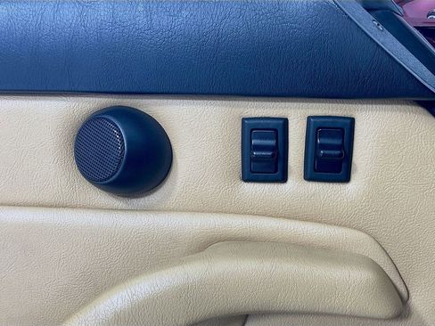 Used 1997 Porsche 911 Carrera RWD image 9