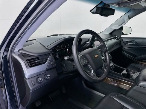 Used 2015 Chevrolet Suburban LT w/ Luxury Package image 9