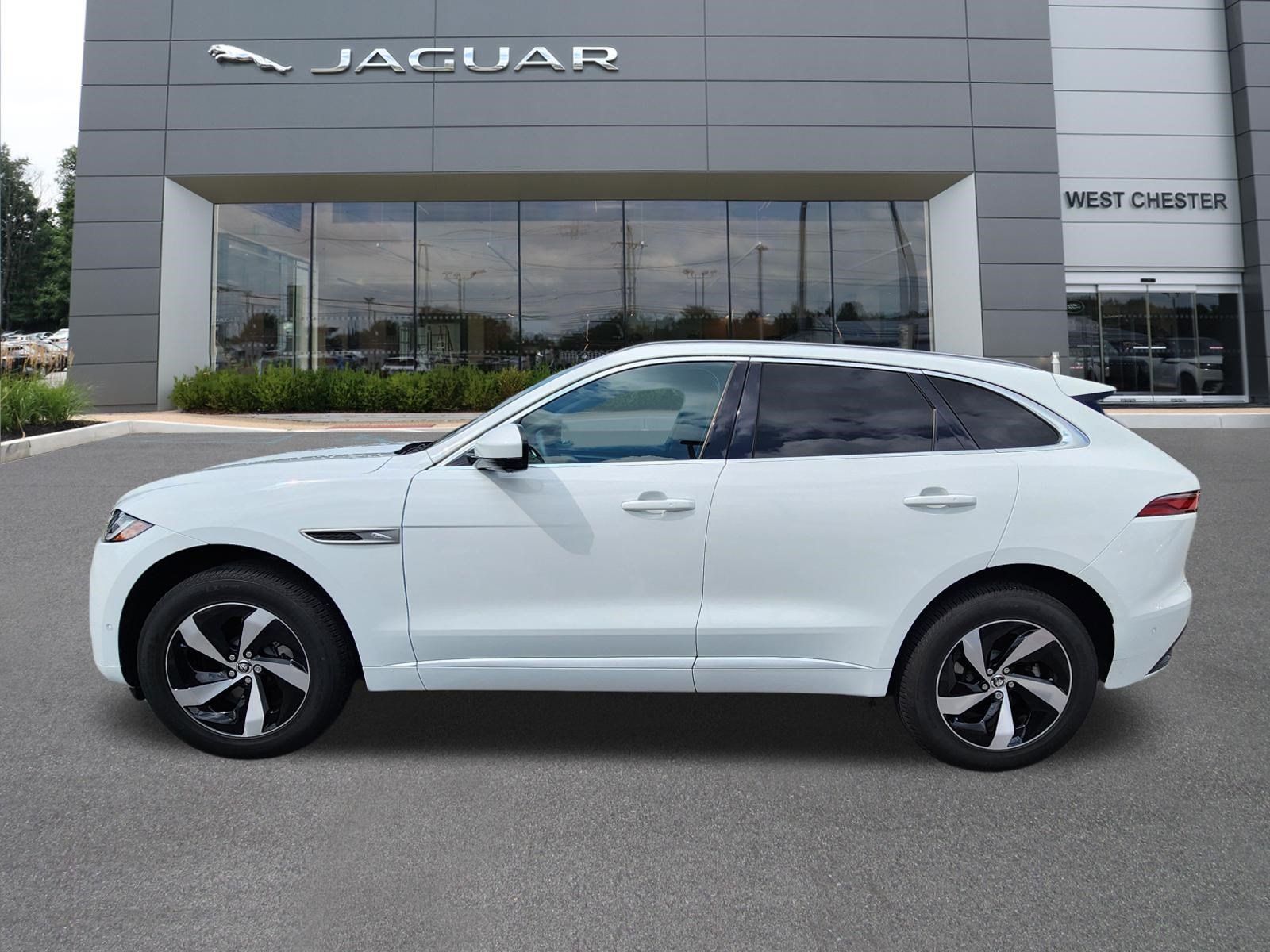 Certified 2026 Jaguar F-PACE R-Dynamic S AWD/4WD image 5