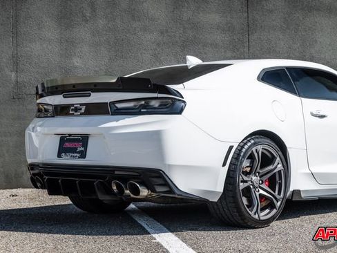 Used 2018 Chevrolet Camaro SS image 52