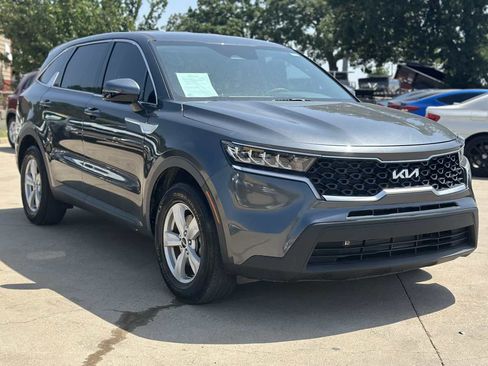 Used 2023 Kia Sorento LX FWD image 4