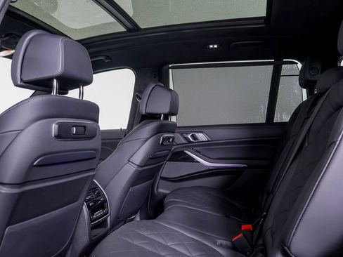 Used 2026 BMW X7 xDrive40i image 9