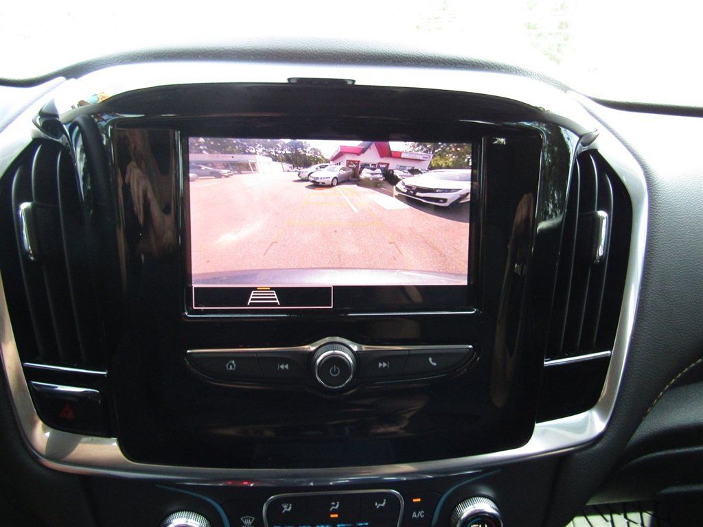 Used 2020 Chevrolet Traverse LS w/ LPO, Blackout Package FWD image 31