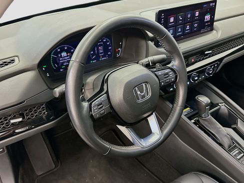 Used 2023 Honda Accord Touring image 17