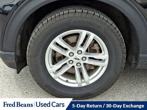 Used 2023 Ford Explorer XLT AWD/4WD image 35