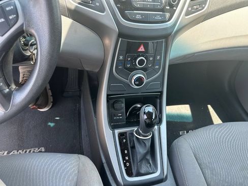 Used 2014 Hyundai Elantra SE FWD image 5