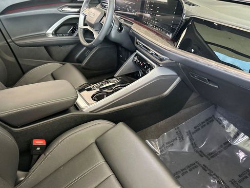 New 2025 Audi Q5 Premium Plus image 15