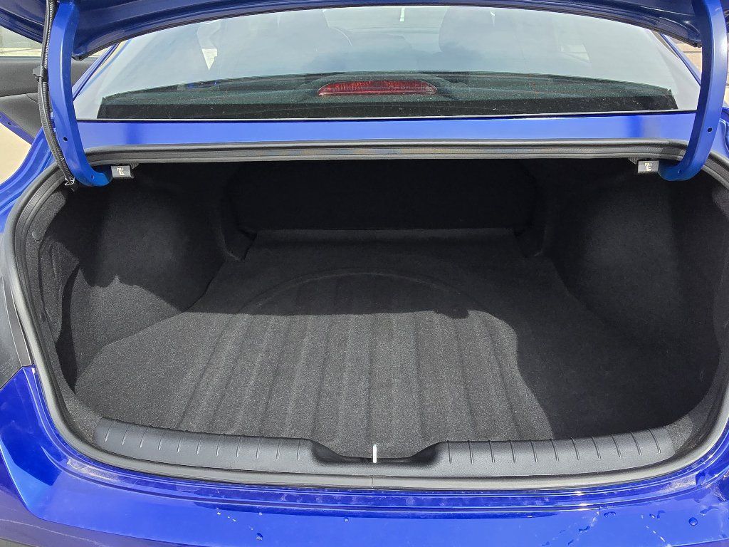 Used 2025 Hyundai Elantra Sport FWD image 30