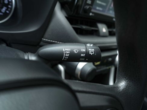 Used 2022 Toyota RAV4 LE FWD image 22