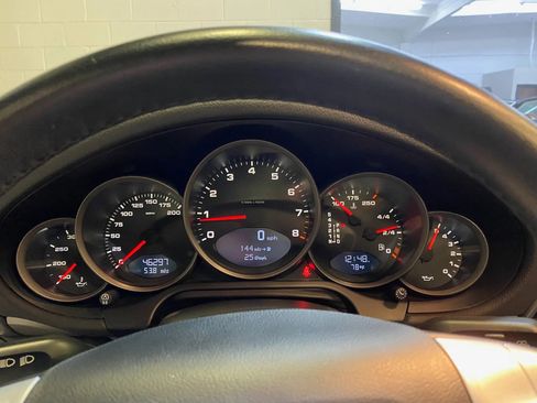 Used 2005 Porsche 911 Carrera RWD image 14