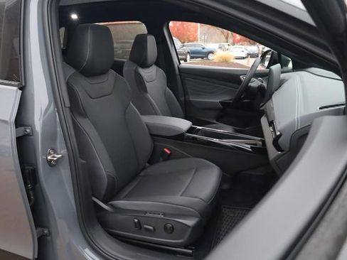 New 2025 Volkswagen ID.4 Pro S image 25