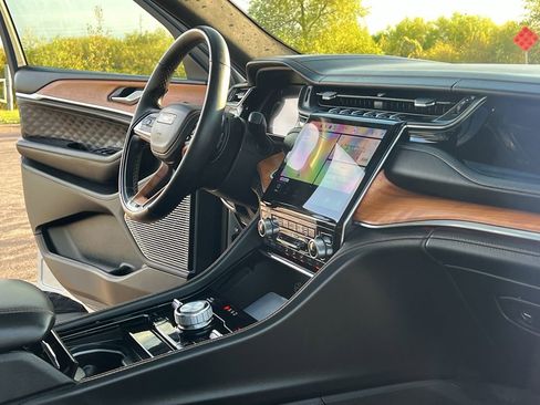 Used 2022 Jeep Grand Cherokee L Summit image 32