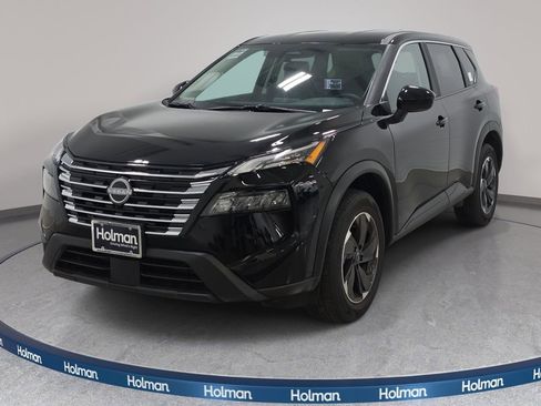 Used 2025 Nissan Rogue SV image 1