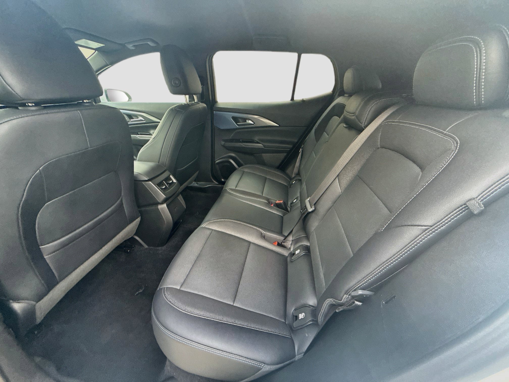 Used 2024 Chevrolet Equinox EV LT FWD image 24