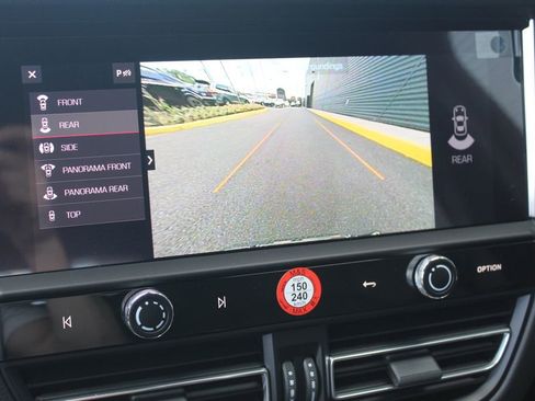 New 2026 Porsche Macan image 20