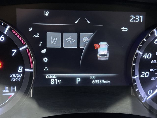 Used 2024 Toyota Highlander XLE AWD/4WD image 12