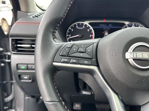 Used 2024 Nissan Sentra SR w/ SR Premium Package image 18