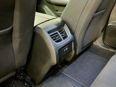 Used 2025 Chevrolet Blazer LT AWD/4WD image 28