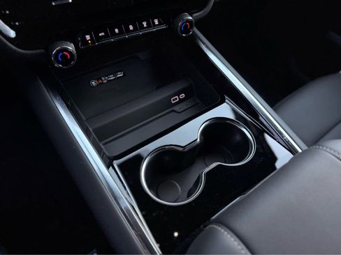 New 2026 Chevrolet Suburban Premier w/ Sun And Tow Package image 28