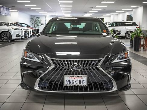 Used 2025 Lexus ES 350 FWD image 3