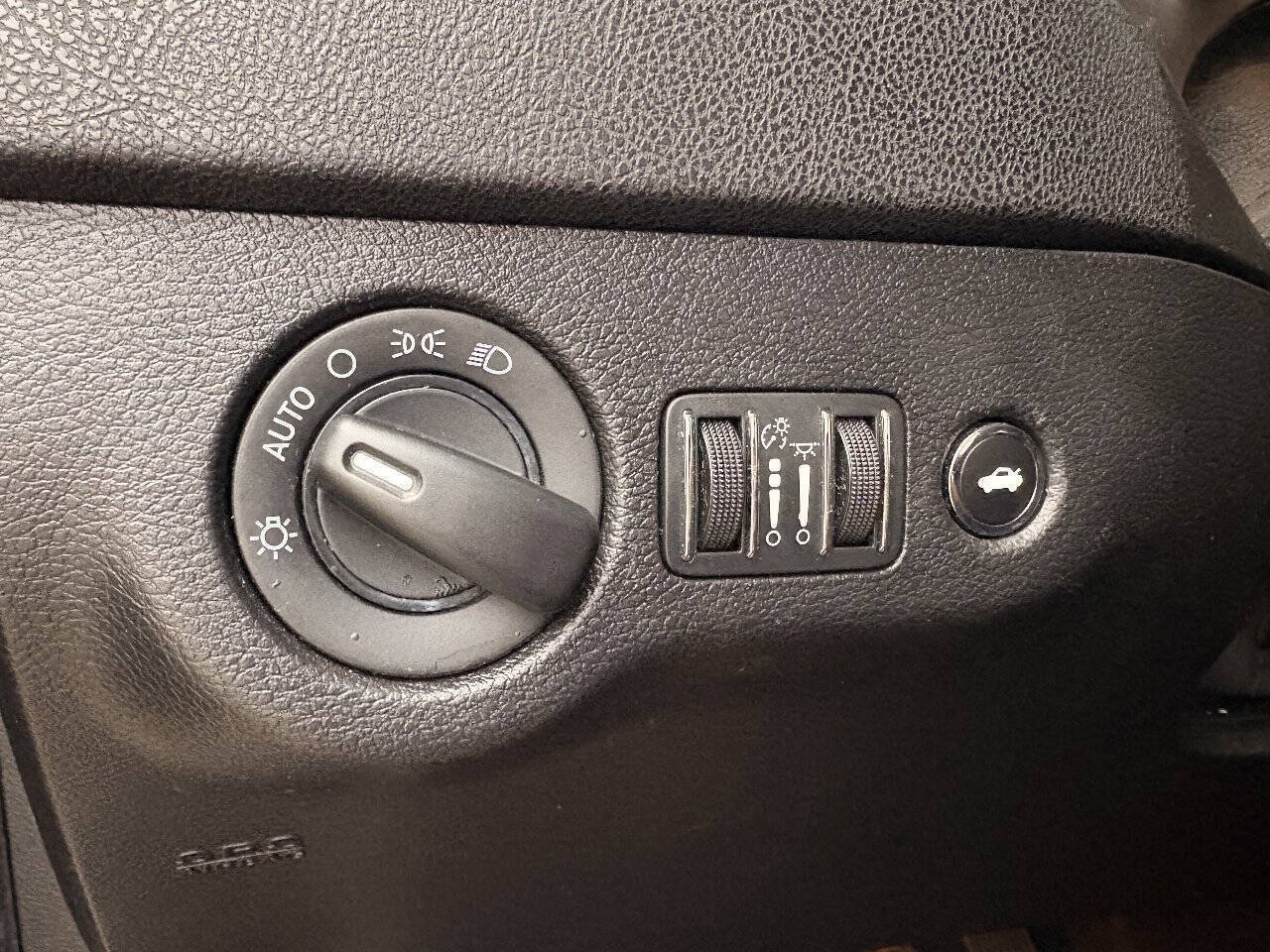 Used 2023 Dodge Charger SXT RWD image 27