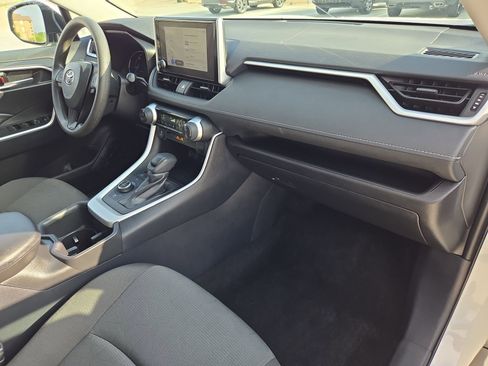 Certified 2025 Toyota RAV4 XLE AWD/4WD image 31