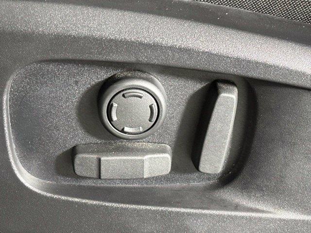 Certified 2025 Land Rover Defender 110 S AWD/4WD image 23