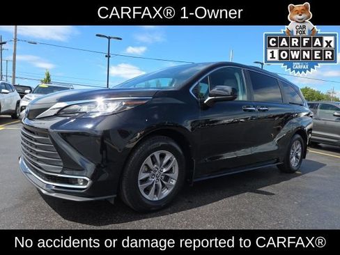 Used 2022 Toyota Sienna XLE FWD image 3