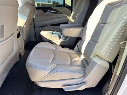 Used 2018 Cadillac Escalade ESV Premium Luxury image 16