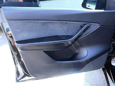 Used 2021 Tesla Model Y 2WD image 8