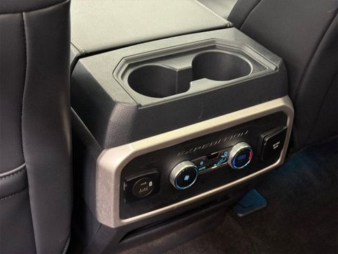 Used 2022 Ford Expedition XLT image 21