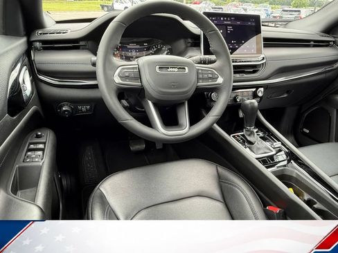 Used 2025 Jeep Compass Limited w/ Sun & Sound Group AWD/4WD image 13
