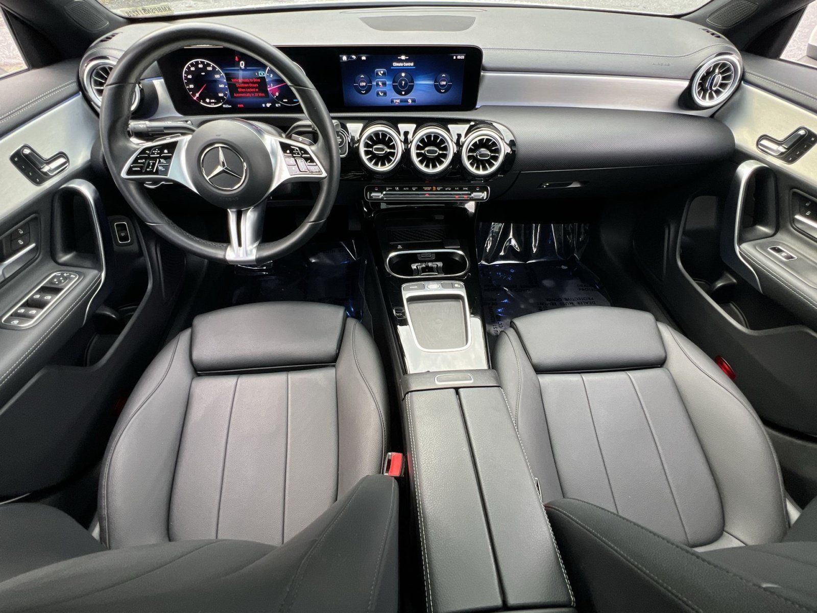 Used 2025 Mercedes-Benz CLA 250 4MATIC image 13