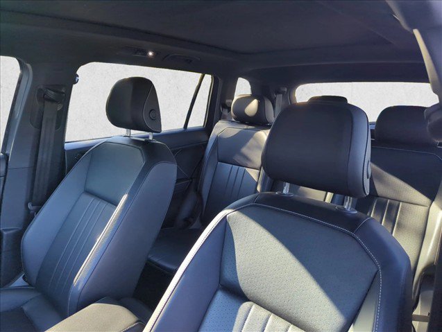 Used 2022 Volkswagen Tiguan SE R-Line FWD image 29
