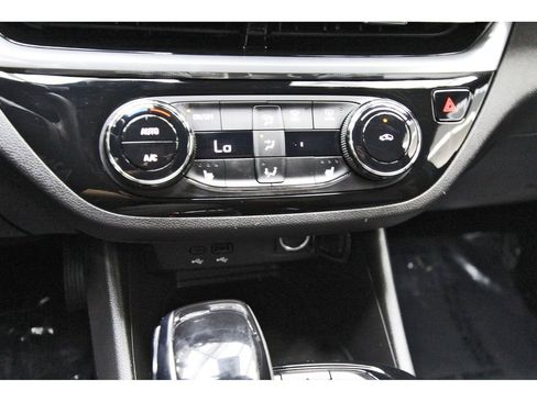 Used 2024 Buick Envista Sport Touring w/ Convenience I Package FWD image 27