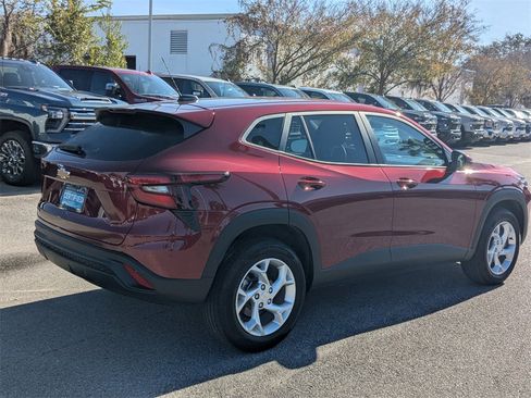 Certified 2024 Chevrolet Trax LS w/ LS Convenience Package image 3