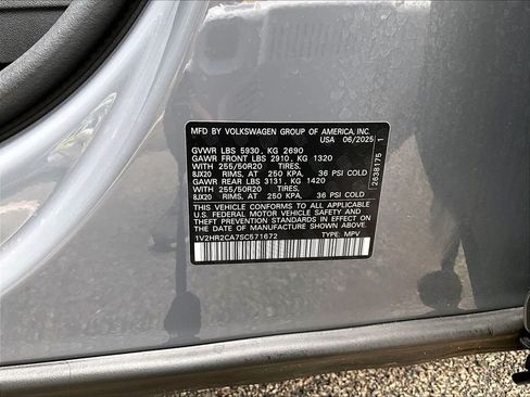 Used 2025 Volkswagen Atlas SE AWD/4WD image 35