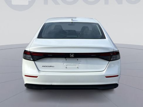 Used 2023 Honda Accord EX image 5