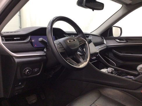 Used 2022 Jeep Grand Cherokee L Limited AWD/4WD image 10