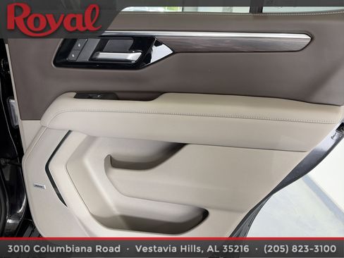 Used 2025 Chevrolet Tahoe Z71 w/ Z71 Off-Road Package image 18