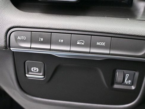 Certified 2023 Cadillac Escalade ESV Premium Luxury image 23