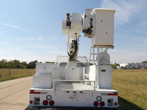 Used 2007 Ford F550 2WD Regular Cab Super Duty image 10