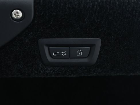 Used 2021 Rolls-Royce Wraith RWD image 36