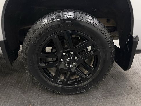 Used 2022 Chevrolet Silverado 1500 Custom w/ LPO, Dark Essentials Package image 11