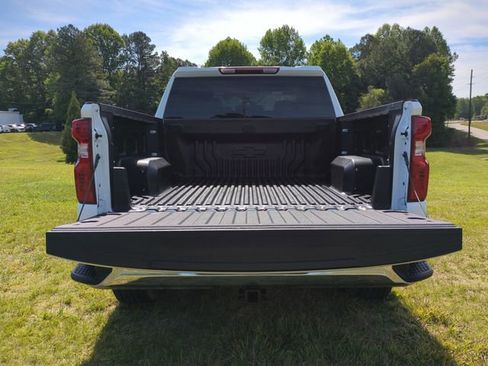 Used 2023 Chevrolet Silverado 1500 LT AWD/4WD image 23