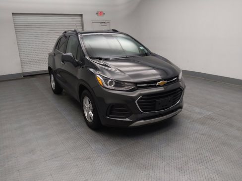 Used 2019 Chevrolet Trax LT w/ LT Convenience Package image 13