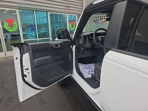 New 2025 Ford Bronco Badlands w/ Sasquatch Package image 9