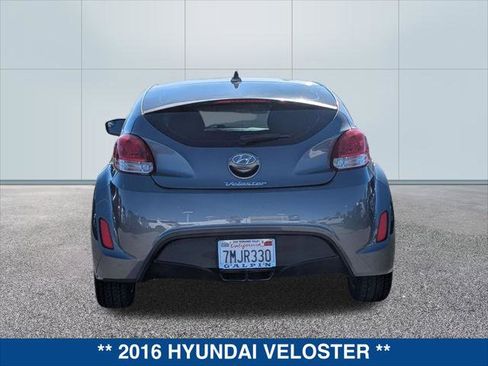 Used 2016 Hyundai Veloster image 4