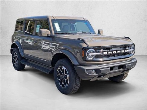 New 2025 Ford Bronco Outer Banks image 6